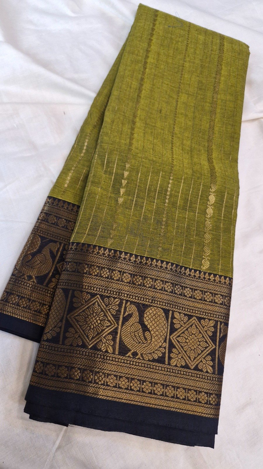 Olive Green With Navy Blue Gold Zari Border Premium Kanchi Cotton Saree with Rich Pallu Olive Green With Navy Blue Gold Zari Border Premium Kanchi Cotton Saree with Rich Pallu - Image 3