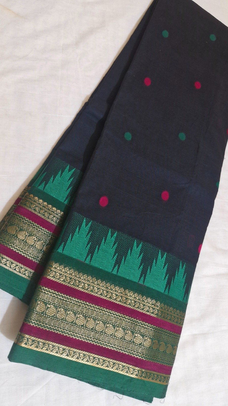 Butta Dots Designer Black And Emerald Green With Magenta Gold Zari Border Premium Kanchi Cotton Saree with Rich Pallu Butta Dots Designer Black And Emerald Green With Magenta Gold Zari Border Premium Kanchi Cotton Saree with Rich Pallu - Image 3