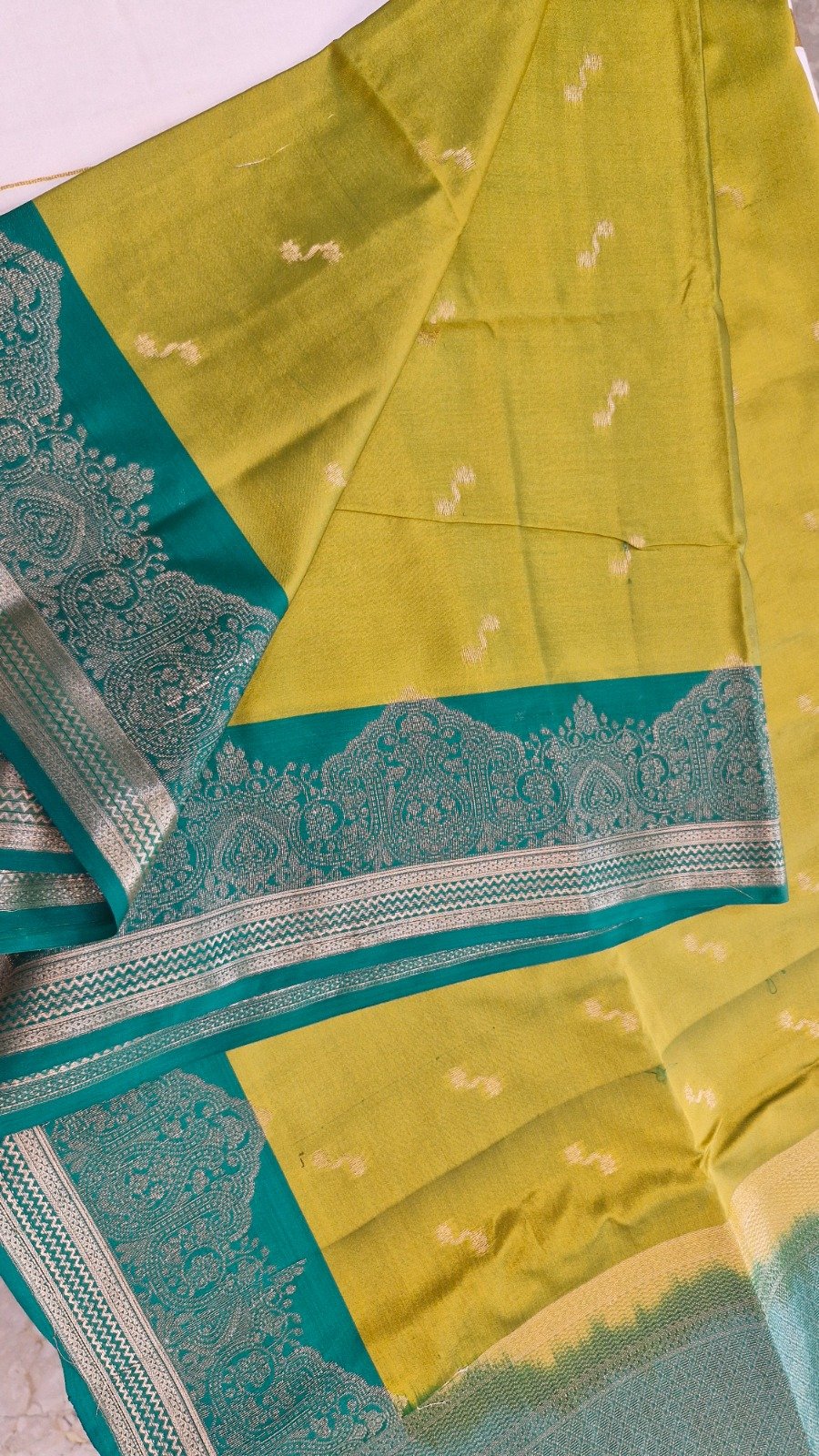 Floral Designer Parrot Green with Teal Green Premium Semi Silk Saree Floral Designer Parrot Green with Teal Green Premium Semi Silk Saree - Image 5