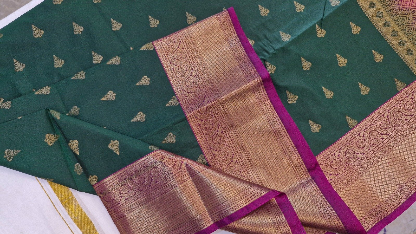 Floral Designer Green And Magenta Premium Semi Silk Saree Floral Designer Green And Magenta Premium Semi Silk Saree - Image 4