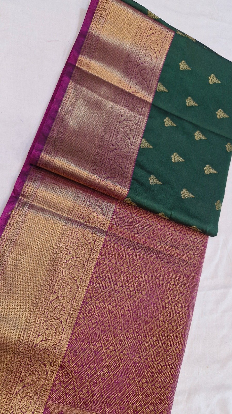 Floral Designer Green And Magenta Premium Semi Silk Saree Floral Designer Green And Magenta Premium Semi Silk Saree - Image 3