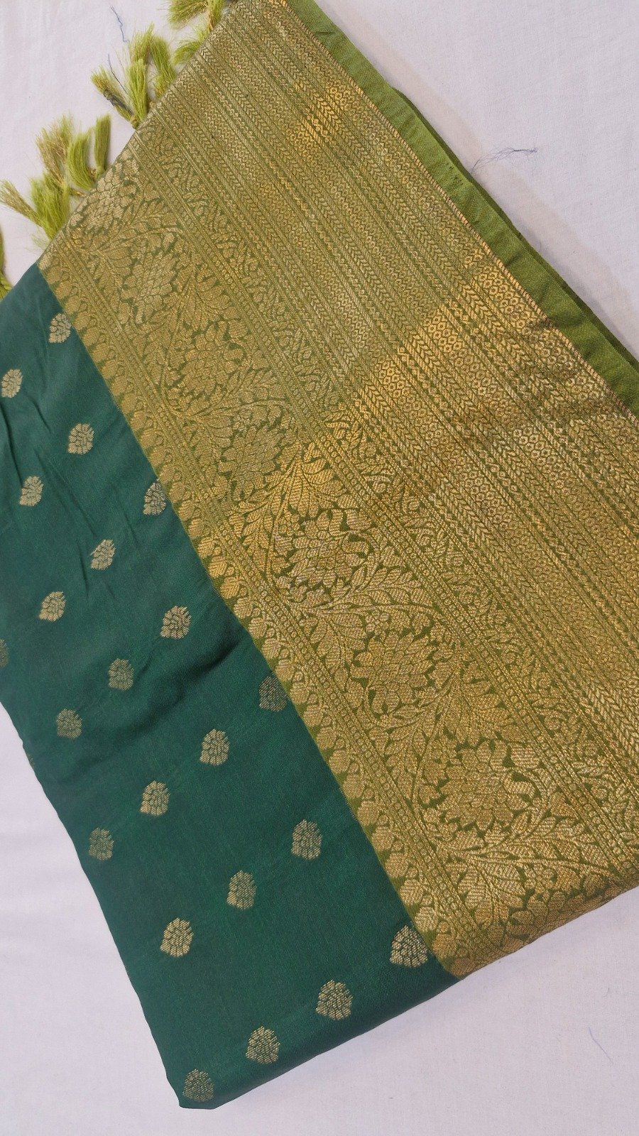 Gold Weave Designer Dark Green And Olive Green Premium Semi Silk Saree Gold Weave Designer Dark Green And Olive Green Premium Semi Silk Saree - Image 4