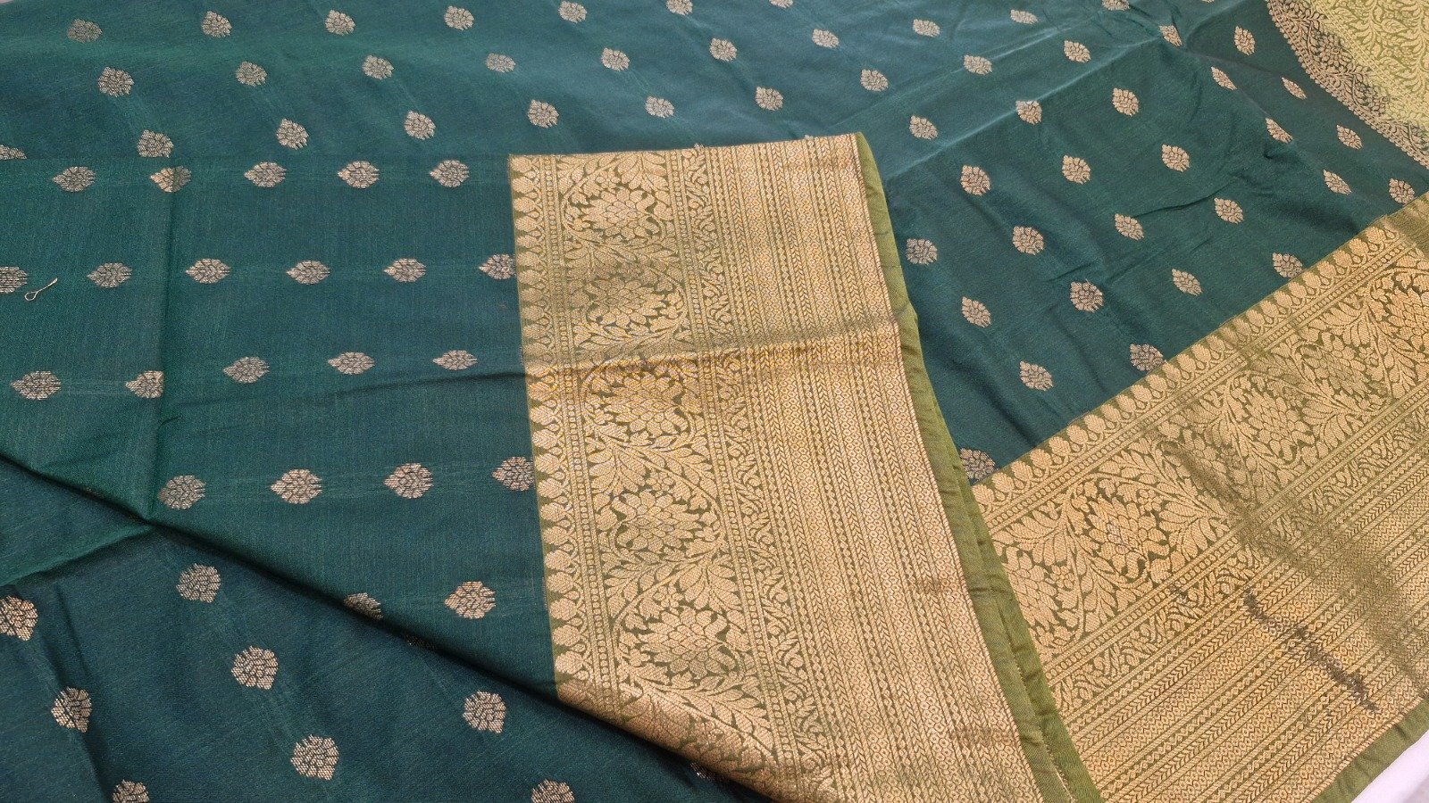Gold Weave Designer Dark Green And Olive Green Premium Semi Silk Saree Gold Weave Designer Dark Green And Olive Green Premium Semi Silk Saree - Image 6