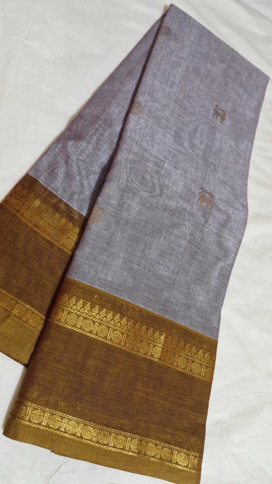 Dusty Lavender And Brown With Gold Zari Border Premium Kanchi Cotton Saree with Rich Pallu Dusty Lavender And Brown With Gold Zari Border Premium Kanchi Cotton Saree with Rich Pallu - Image 3