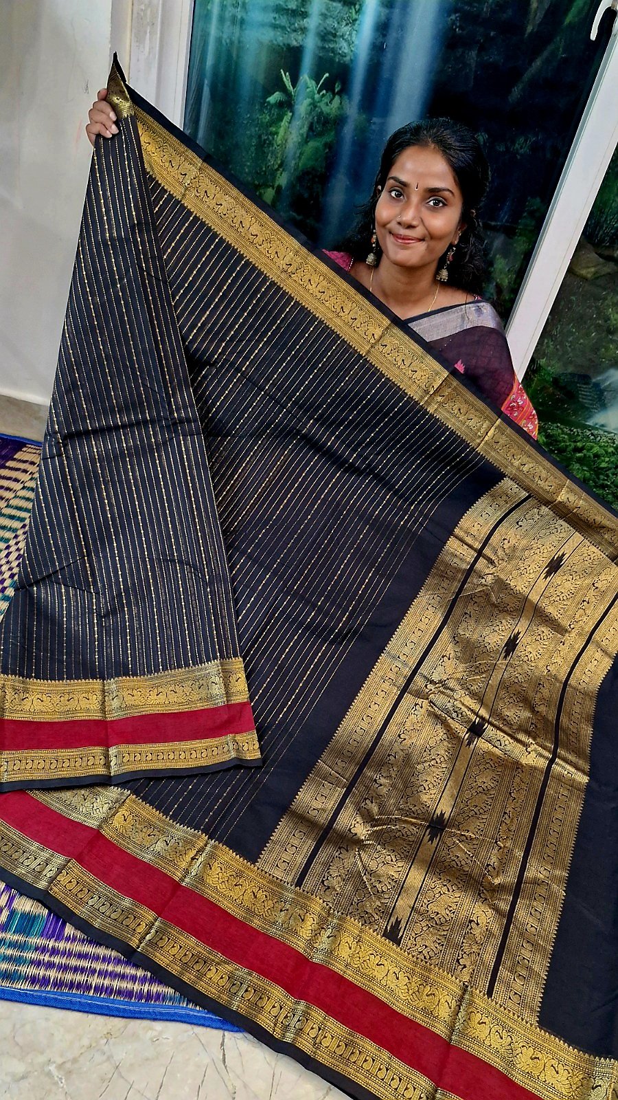 Black With Deep Red Antique Gold Zari Border Premium Kanchi Cotton Saree with Rich Pallu Black With Deep Red Antique Gold Zari Border Premium Kanchi Cotton Saree with Rich Pallu - Image 3