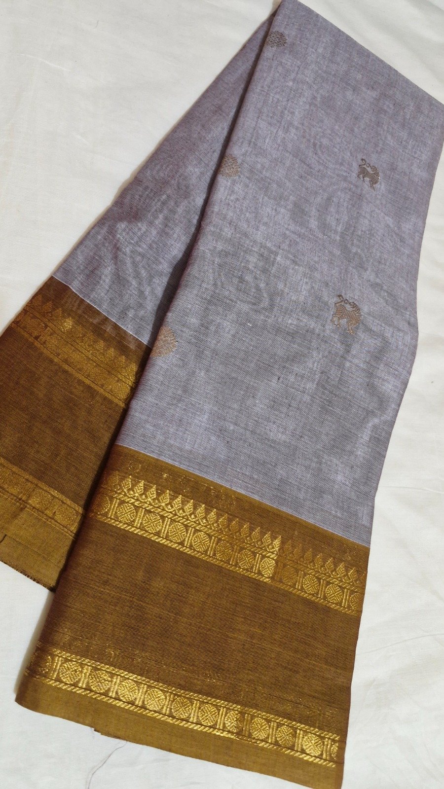 Dusty Lavender And Brown With Gold Zari Border Premium Kanchi Cotton Saree with Rich Pallu Dusty Lavender And Brown With Gold Zari Border Premium Kanchi Cotton Saree with Rich Pallu - Image 4