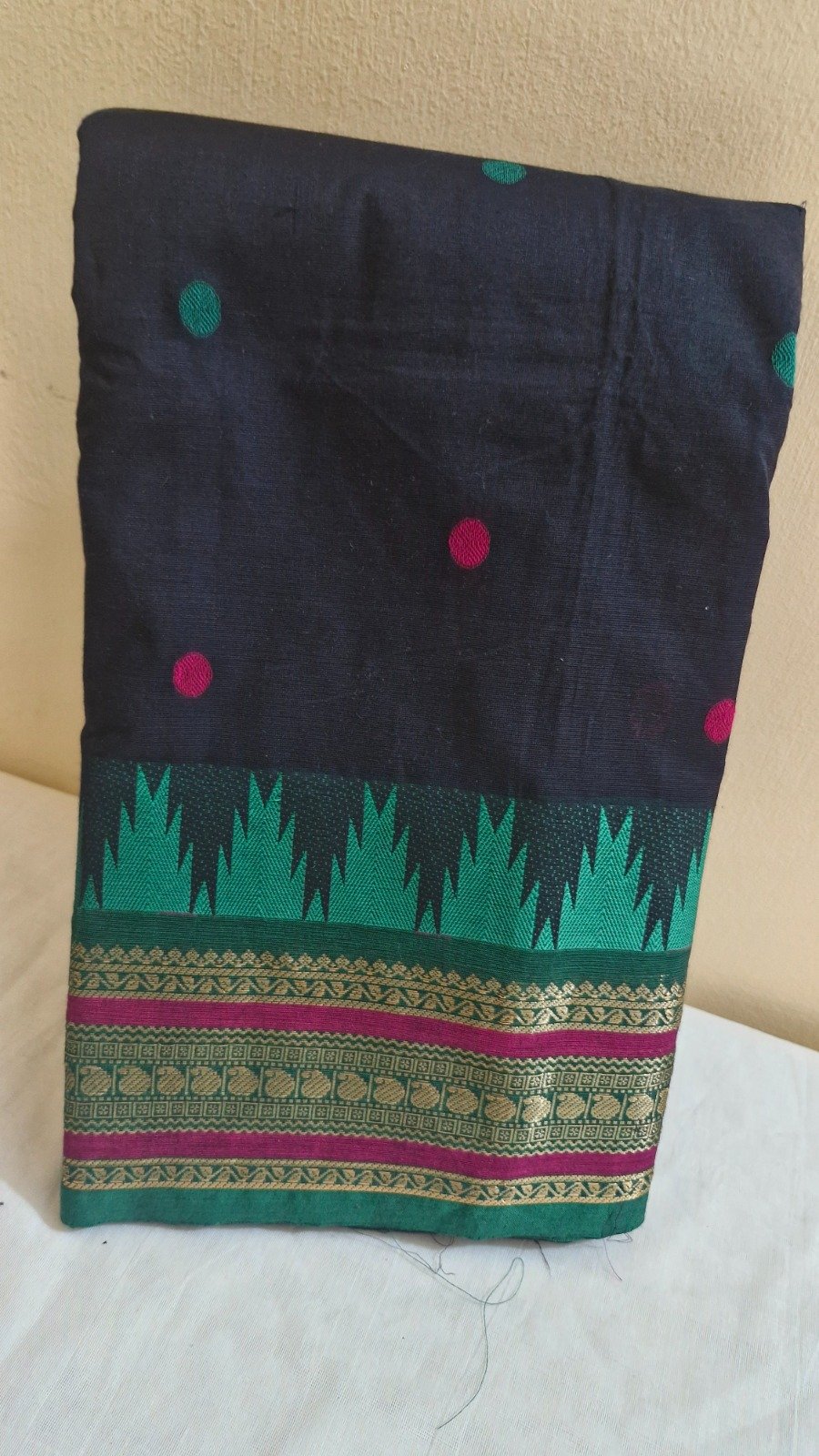 Butta Dots Designer Black And Emerald Green With Magenta Gold Zari Border Premium Kanchi Cotton Saree with Rich Pallu Butta Dots Designer Black And Emerald Green With Magenta Gold Zari Border Premium Kanchi Cotton Saree with Rich Pallu - Image 2