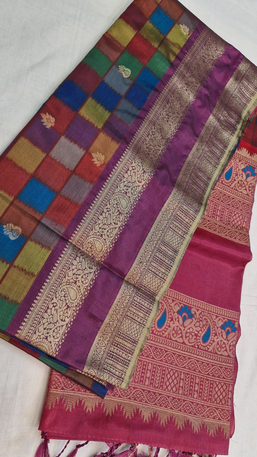 Multicolour Checks Designer With Rich Wine Purple Antique Gold Floral Zari Border Premium Soft Silk Saree Multicolour Checks Designer With Rich Wine Purple Antique Gold Floral Zari Border Premium Soft Silk Saree
