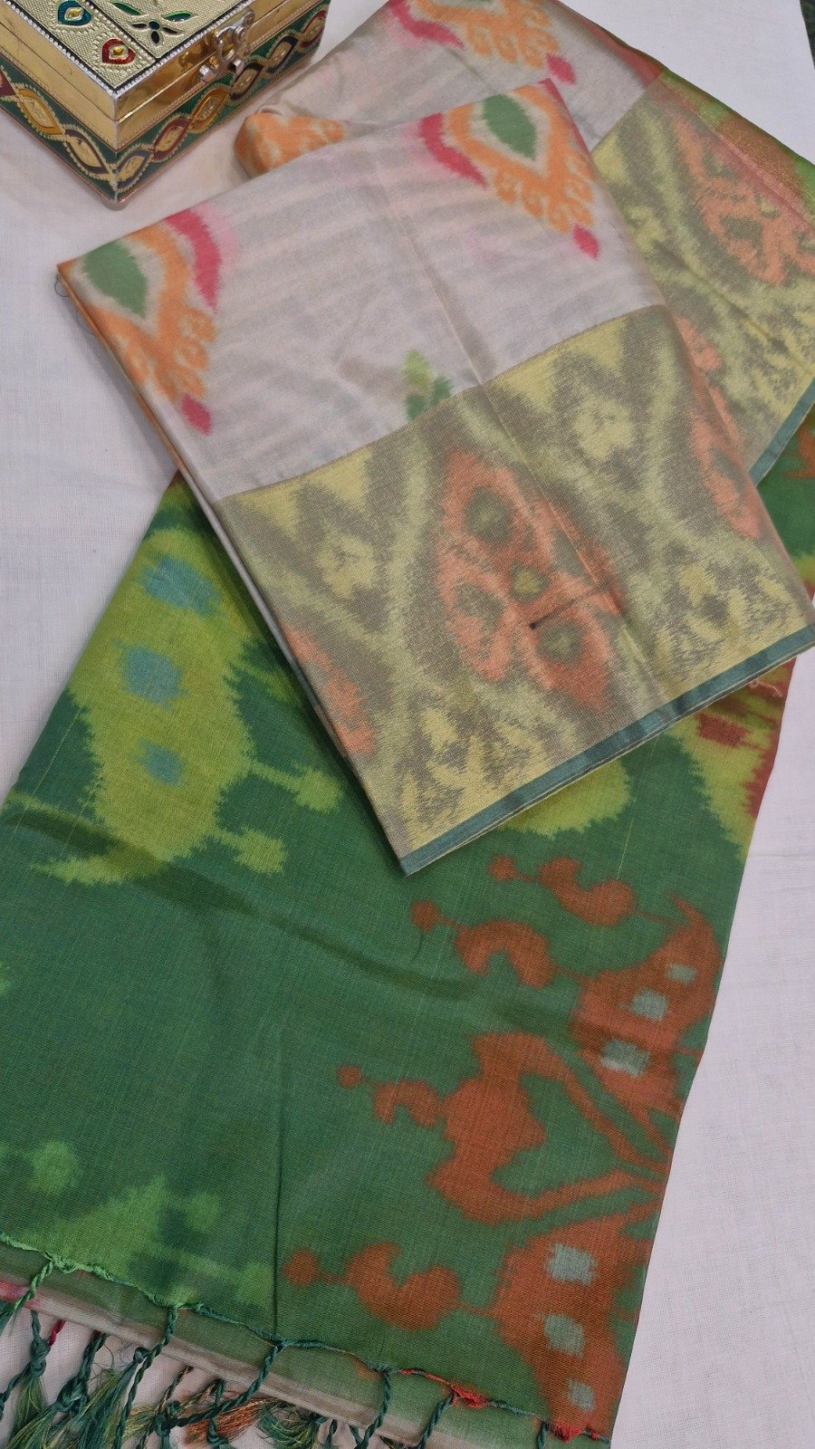 Light Silver Grey with Green Contrast Pallu and Multicolour Floral Designer Premium Soft Silk Saree Light Silver Grey with Green Contrast Pallu and Multicolour Floral Designer Premium Soft Silk Saree