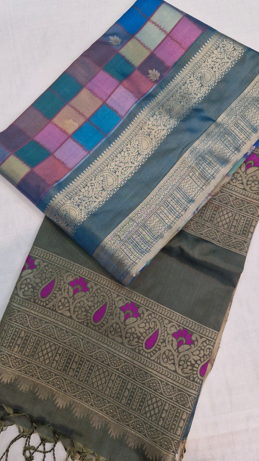 Multicolour Checks Saree with Peacock Blue Antique Gold Floral Zari Border Premium Soft Silk Saree Multicolour Checks Saree with Peacock Blue Antique Gold Floral Zari Border Premium Soft Silk Saree