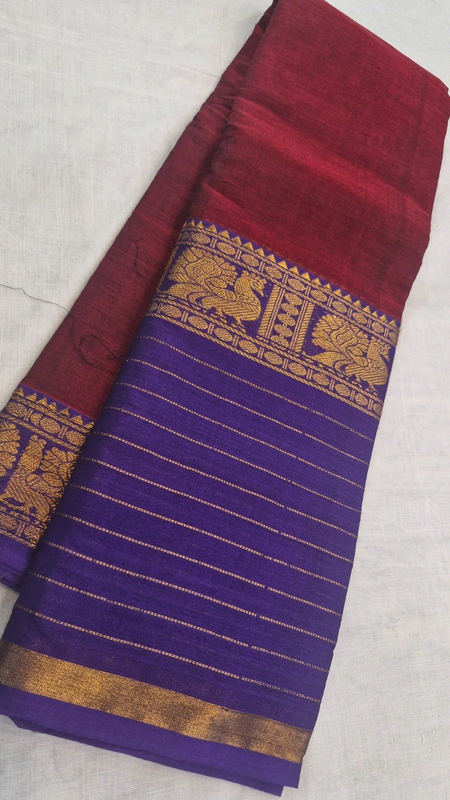 Dark Maroon with Purple Contrast Border With Antique Gold Peacock Floral Zari Designer Premium Narayanpett Cotton Saree Dark Maroon with Purple Contrast Border With Antique Gold Peacock Floral Zari Designer Premium Narayanpett Cotton Saree - Image 2